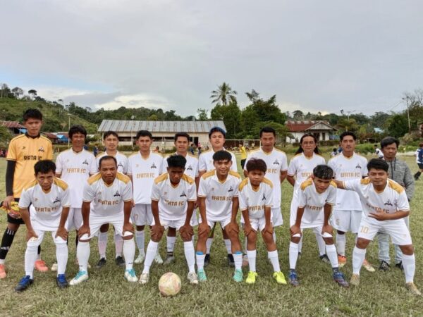 Pertandingan Sepak Bola Antar Kelompok Jemaat Pniel Katu Meriahkan Perayaan Natal dan Tahun Baru
